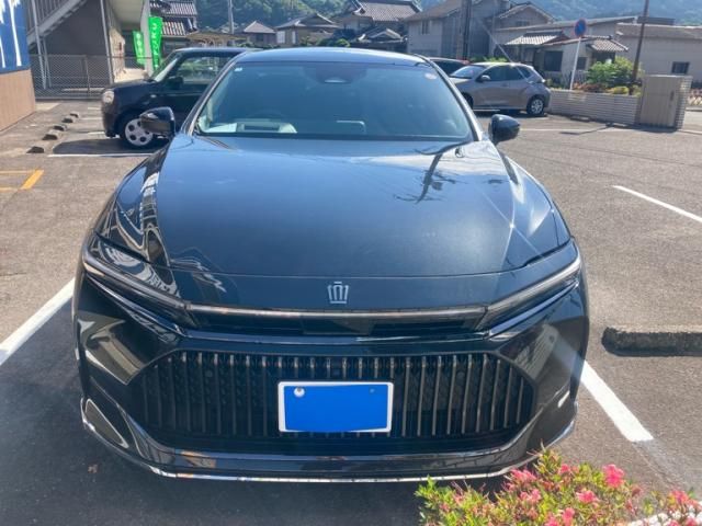Japanese used car Ref# 1604293 TOYOTA / CROWN sedan hybrid