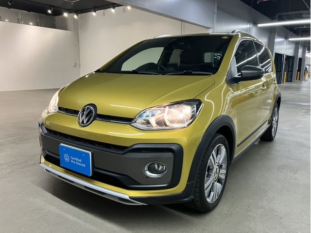 Japanese used car Ref# 1604575 VOLKSWAGEN / VOLKSWAGEN up!