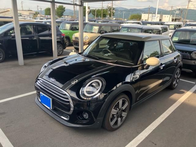 Japanese used car Ref# 1605043 BMW / MINI COOPER D 5DOOR