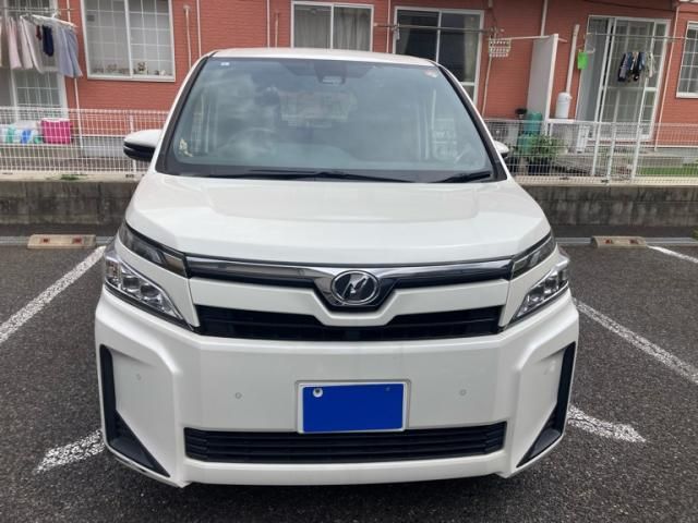 Japanese used car Ref# 1605111 TOYOTA / VOXY