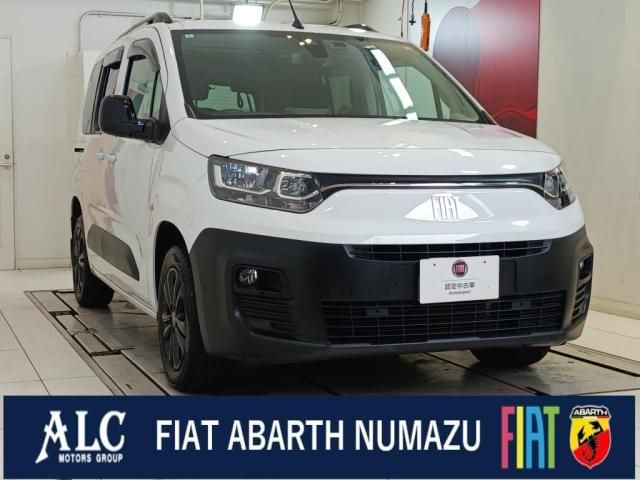 Japanese used car Ref# 1605503 FIAT / FIAT DOBLO
