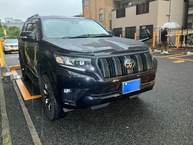 Japanese used car Ref# 1605680 TOYOTA / LANDCRUISER PRADO