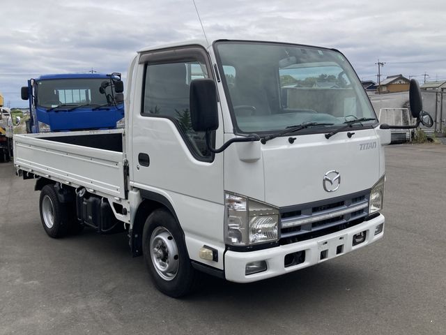 MAZDA / TITAN