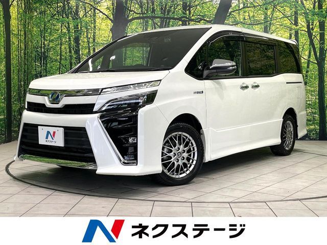 TOYOTA / VOXY HYBRID