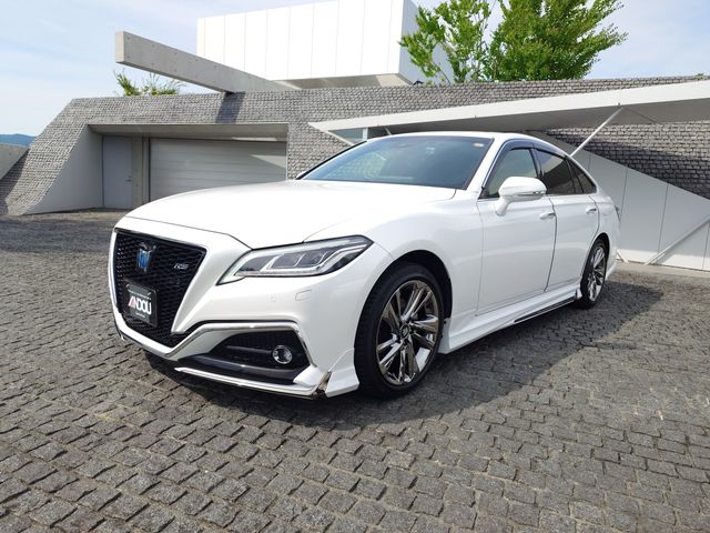 TOYOTA / CROWN sedan hybrid 4WD
