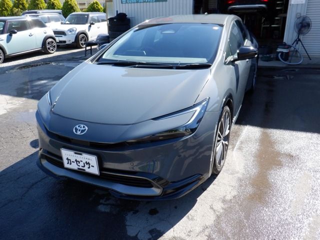 Japanese used car Ref# 1607573 TOYOTA / PRIUS 4WD