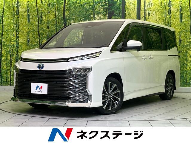 TOYOTA / VOXY HYBRID