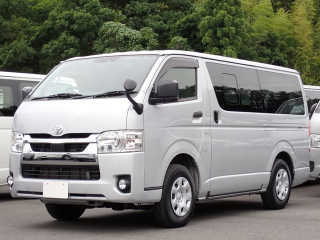 TOYOTA / HIACE van 4WD