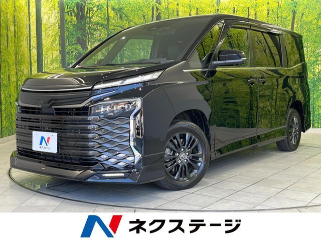 TOYOTA / VOXY HYBRID 4WD