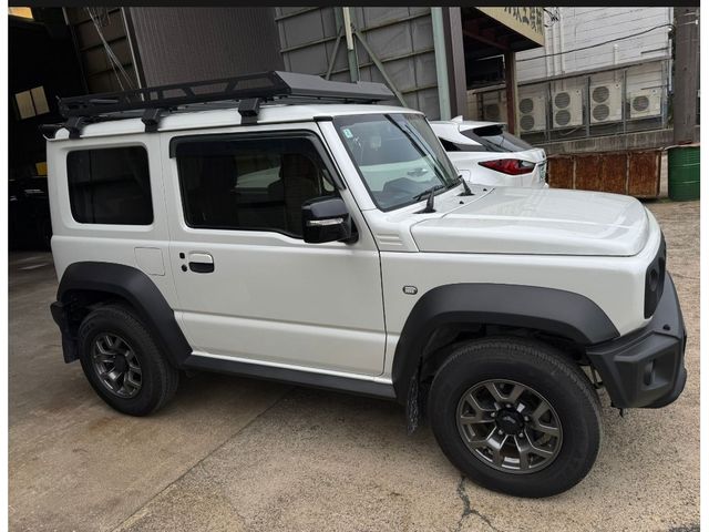 SUZUKI / JIMNY SIERRA