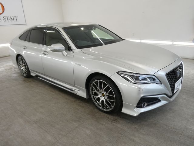 TOYOTA / CROWN sedan hybrid