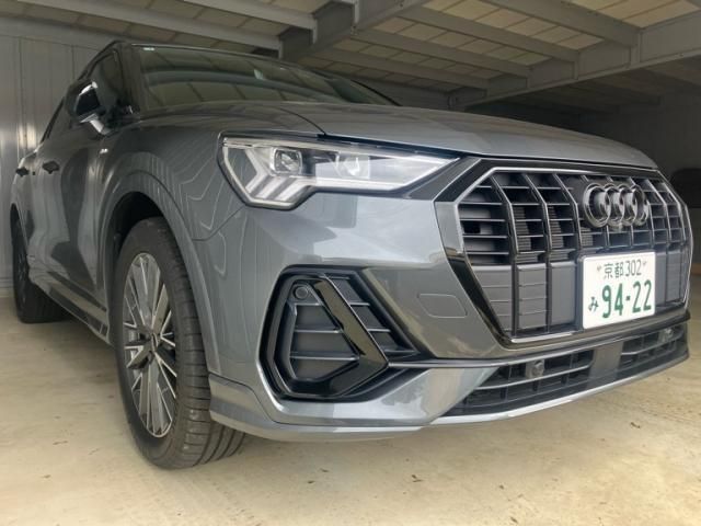 AUDI / AUDI Q3