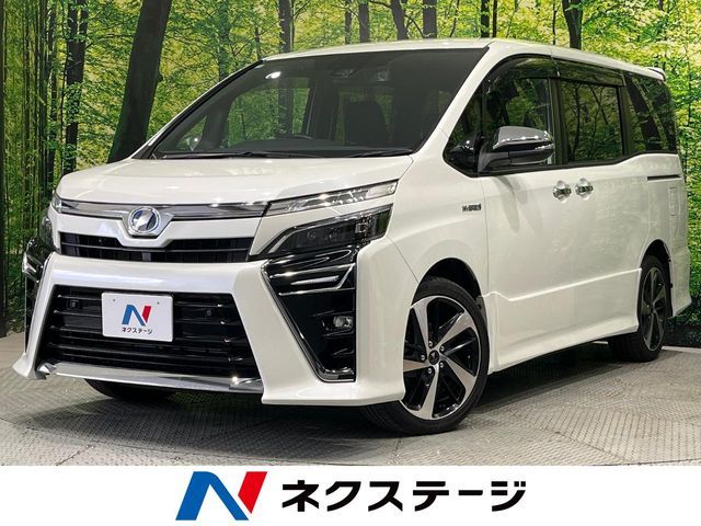 TOYOTA / VOXY HYBRID