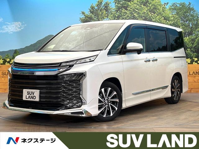 TOYOTA / VOXY HYBRID