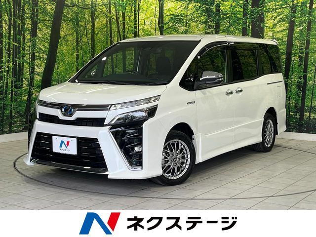 TOYOTA / VOXY HYBRID