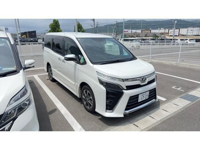 TOYOTA / VOXY 4WD