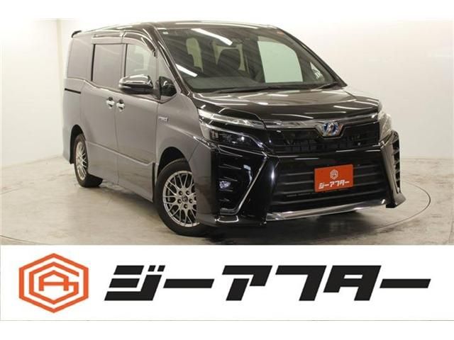 TOYOTA / VOXY HYBRID
