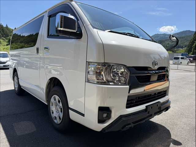 TOYOTA / HIACE van 4WD