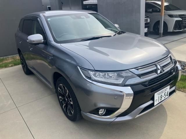 Japanese used car Ref# 1611520 MITSUBISHI / OUTLANDER PHEV