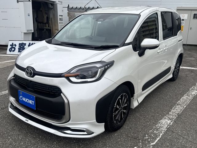 Japanese used car Ref# 1611676 TOYOTA / SIENTA HYBRID