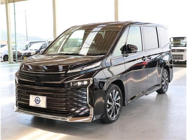 TOYOTA / VOXY HYBRID