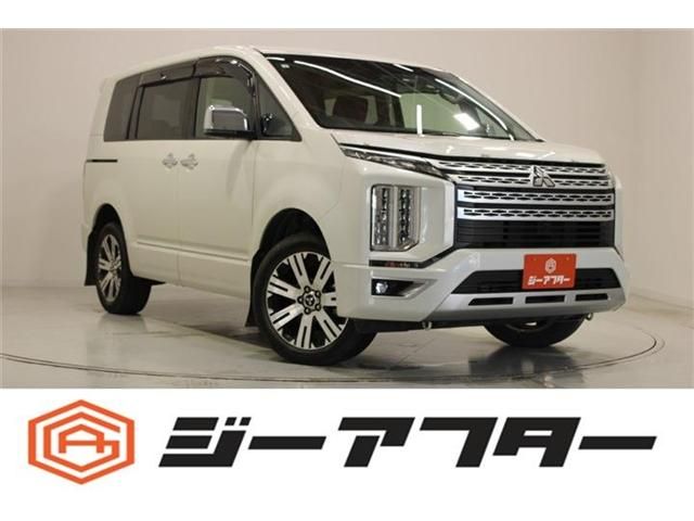 Japanese used car Ref# 1611837 MITSUBISHI / DELICA D:5 4WD