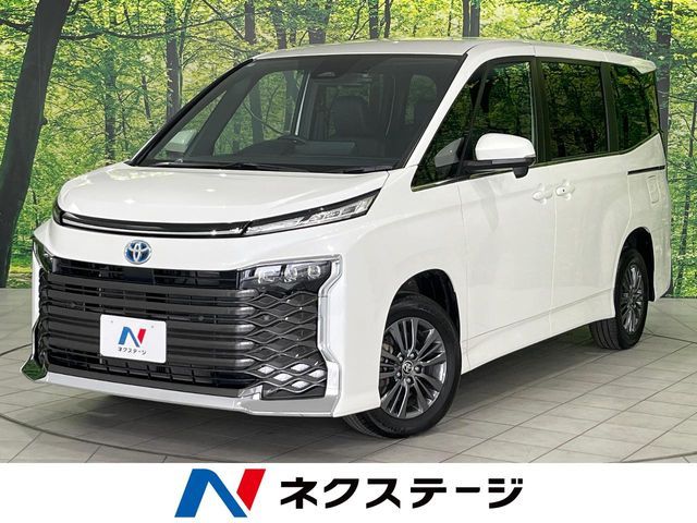 TOYOTA / VOXY HYBRID 4WD