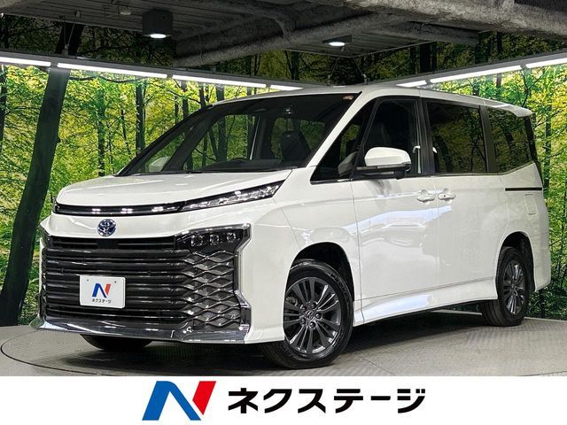 TOYOTA / VOXY HYBRID 4WD