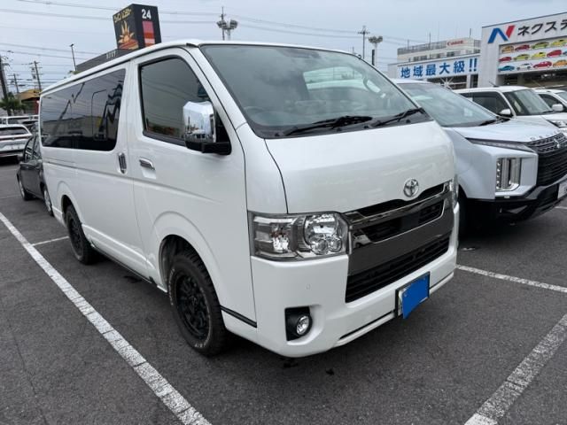 TOYOTA / HIACE van 4WD