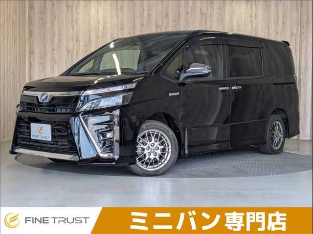 TOYOTA / VOXY HYBRID
