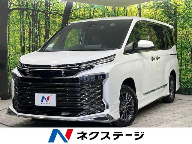 TOYOTA / VOXY HYBRID 4WD