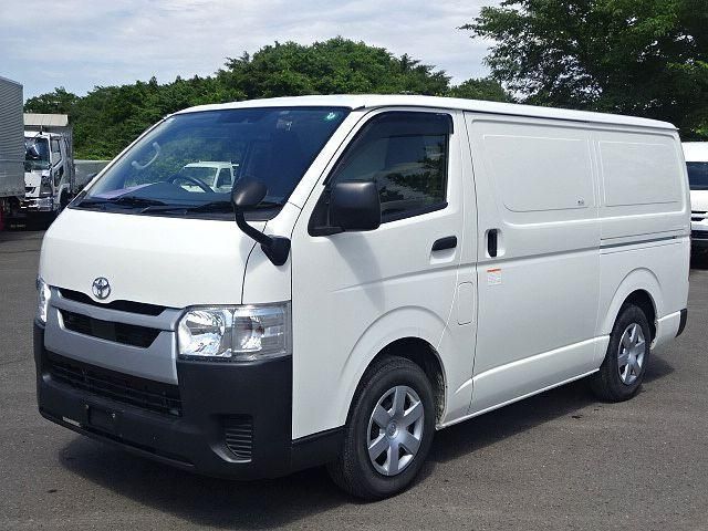 TOYOTA / ハイエース