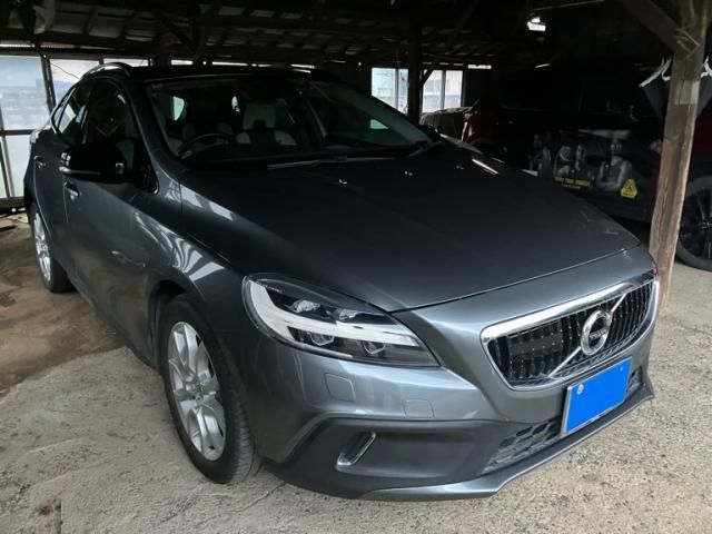 Japanese used car Ref# 1613483 VOLVO / VOLVO V40 CROSS COUNTRY