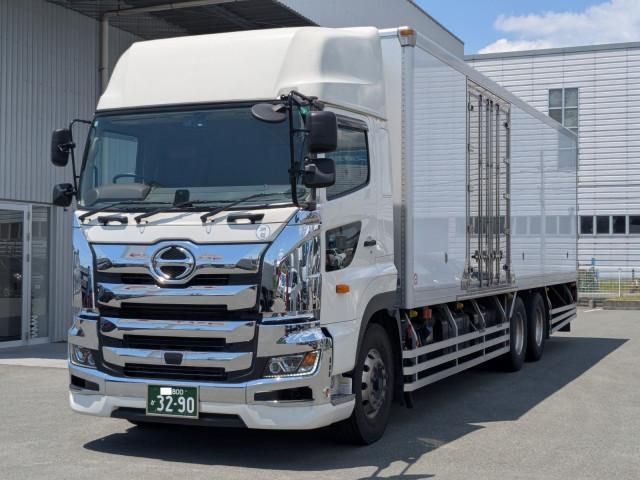 Japanese used car Ref# 1613796 HINO / DUTRO
