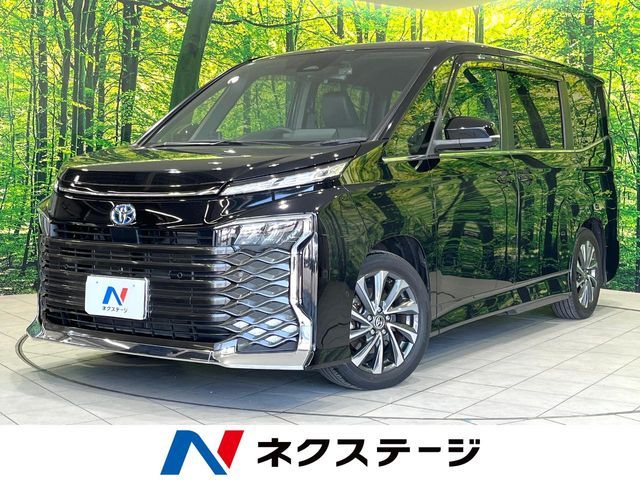 TOYOTA / VOXY HYBRID