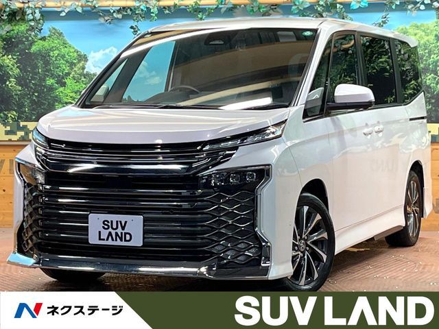 TOYOTA / VOXY HYBRID