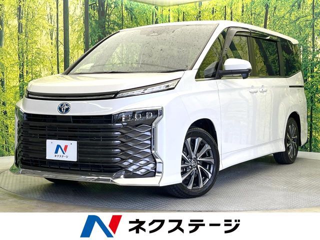 TOYOTA / VOXY HYBRID