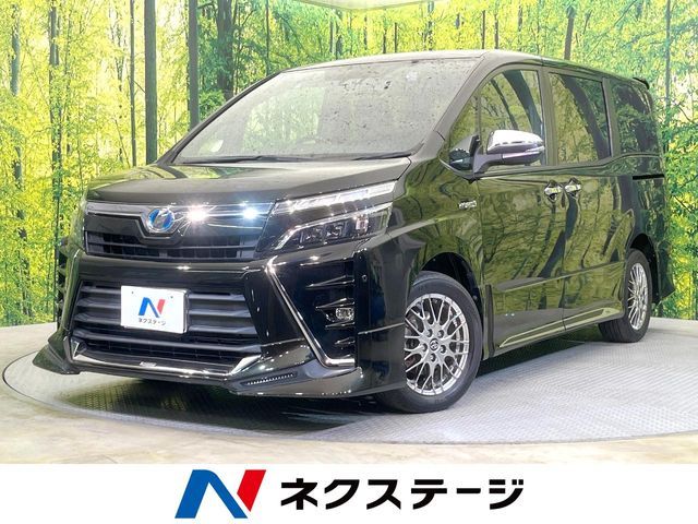 TOYOTA / VOXY HYBRID