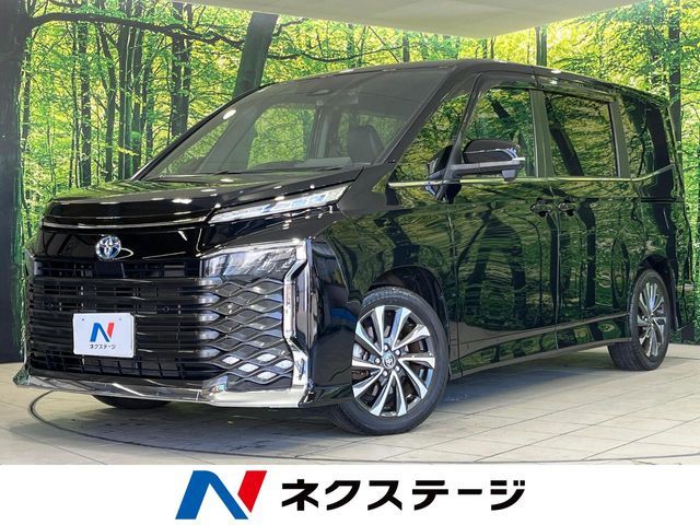 TOYOTA / VOXY HYBRID