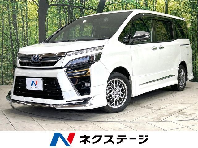 TOYOTA / VOXY HYBRID