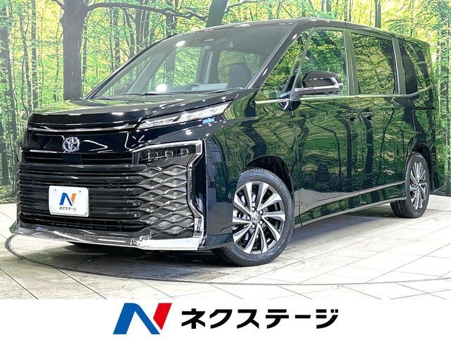 TOYOTA / VOXY HYBRID