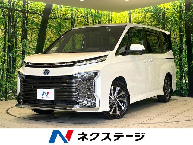 TOYOTA / VOXY HYBRID
