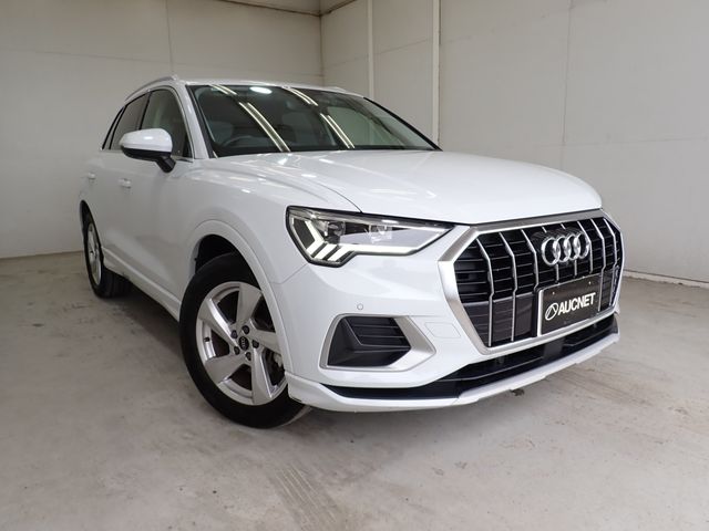 AUDI / AUDI Q3