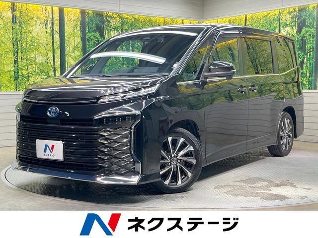 TOYOTA / VOXY HYBRID