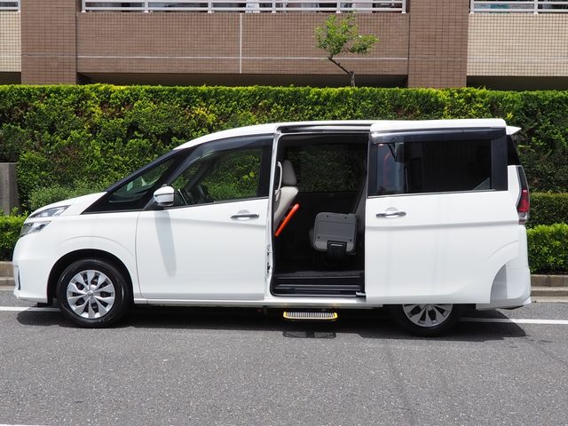 NISSAN / SERENA  WG