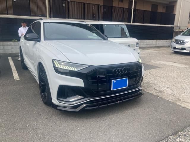AUDI / AUDI Q8