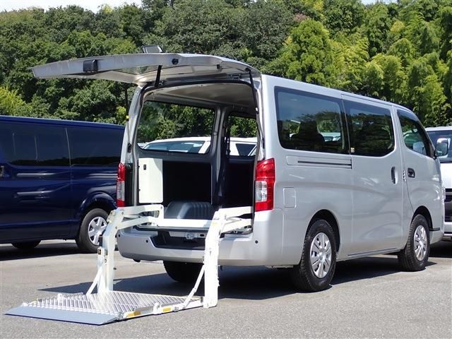 NISSAN / NV350 CARAVAN 4WD