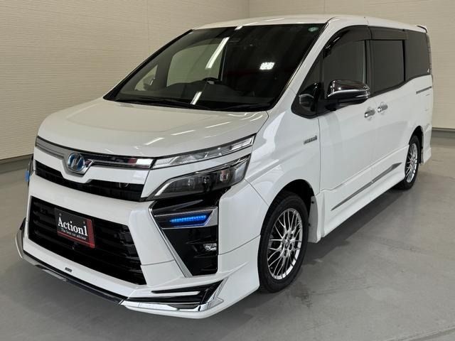 TOYOTA / VOXY HYBRID