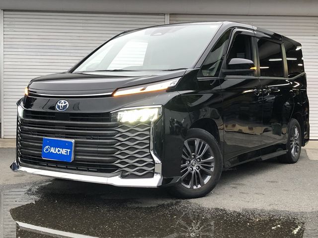 TOYOTA / VOXY HYBRID
