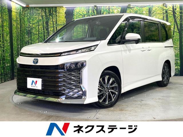 TOYOTA / VOXY HYBRID
